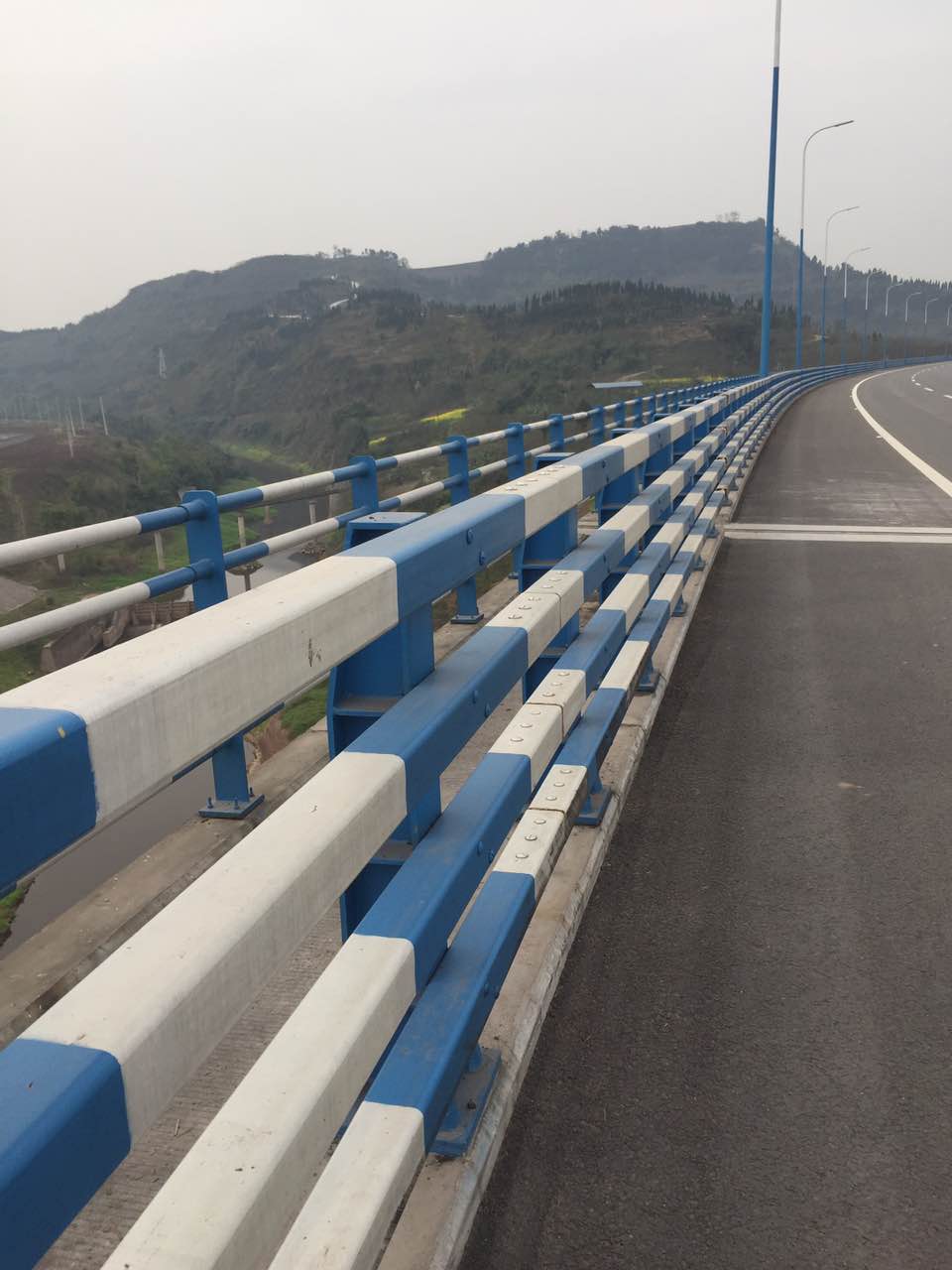 橋梁防撞護(hù)欄，防撞護(hù)欄